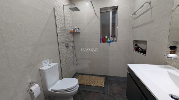 Image No.8-2 Bed Property for sale