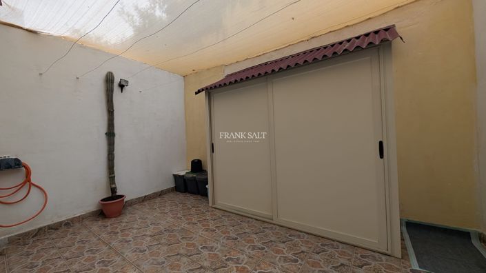 Image No.9-2 Bed Property for sale