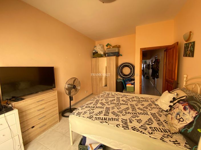 Image No.7-2 Bed Property for sale