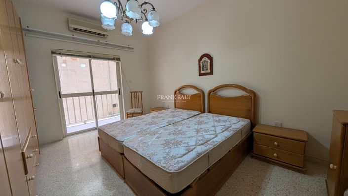 Image No.3-3 Bed Property for sale