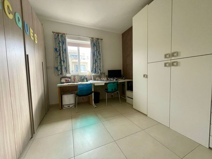 Image No.11-3 Bed Property for sale