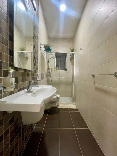 Image No.14-3 Bed Property for sale