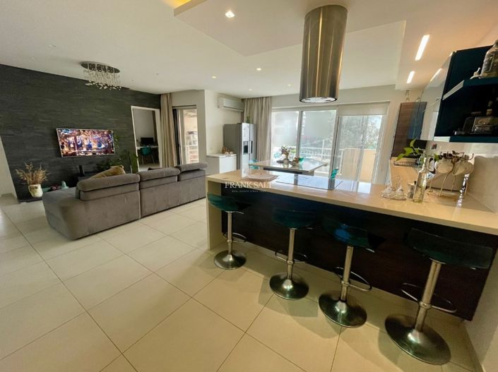 Image No.3-3 Bed Property for sale