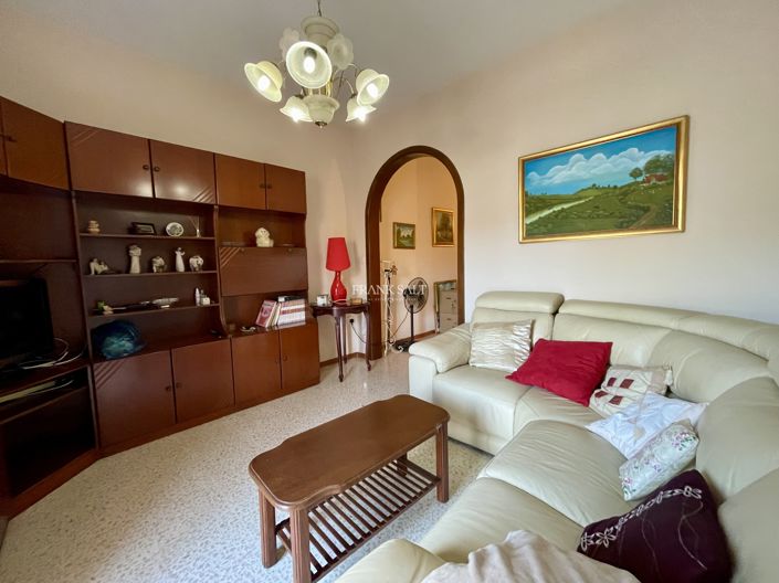 Image No.2-2 Bed Property for sale