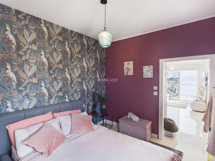 Image No.10-1 Bed Property for sale