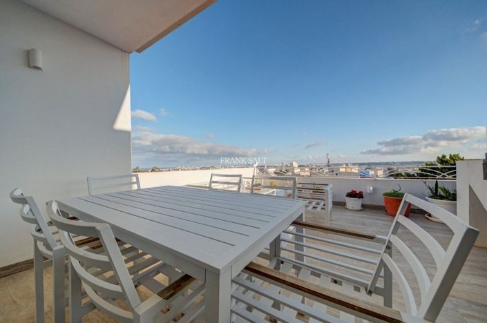 Image No.18-5 Bed Property for sale