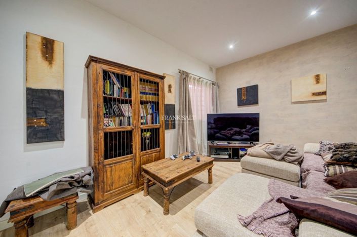 Image No.23-5 Bed Property for sale