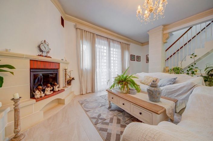 Image No.3-5 Bed Property for sale