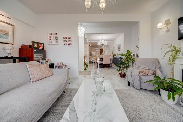 Image No.5-5 Bed Property for sale