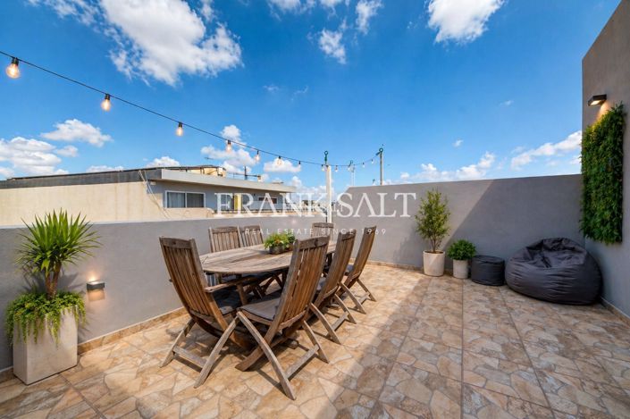 Image No.17-3 Bed Property for sale