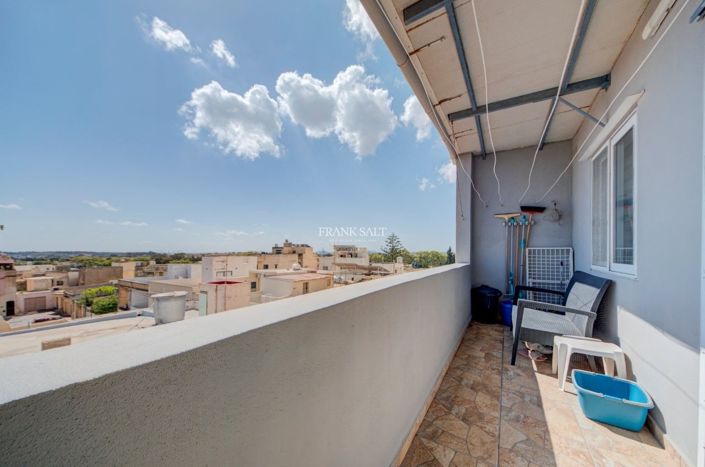 Image No.18-3 Bed Property for sale