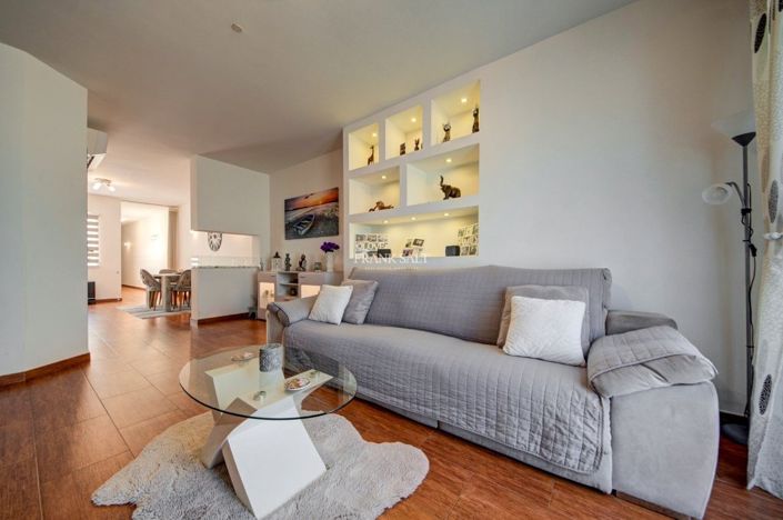 Image No.3-3 Bed Property for sale