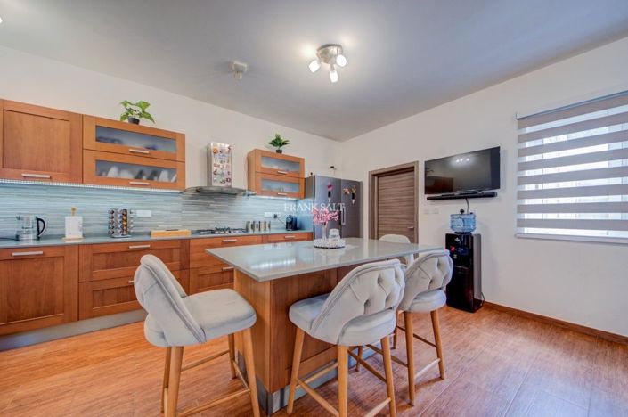 Image No.7-3 Bed Property for sale