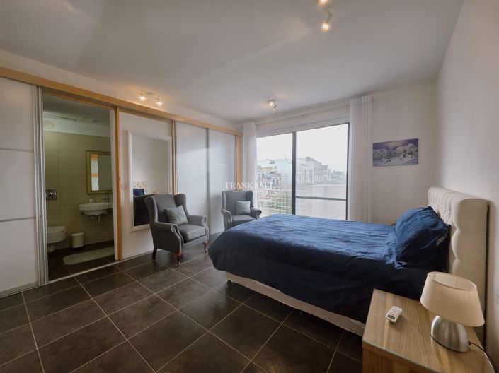 Image No.5-3 Bed Property for sale