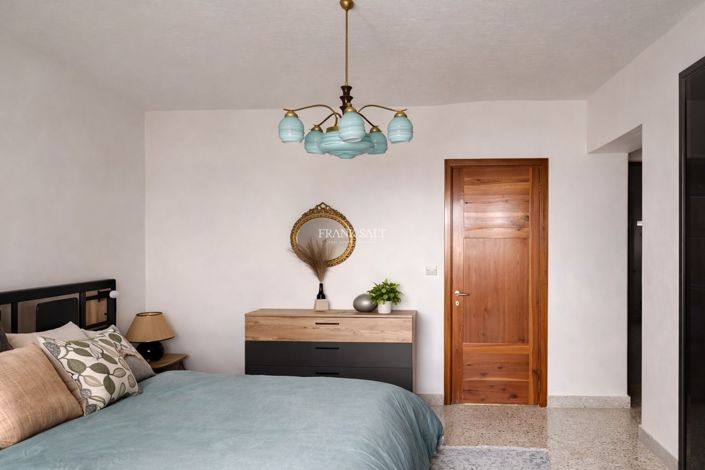 Image No.6-2 Bed Property for sale