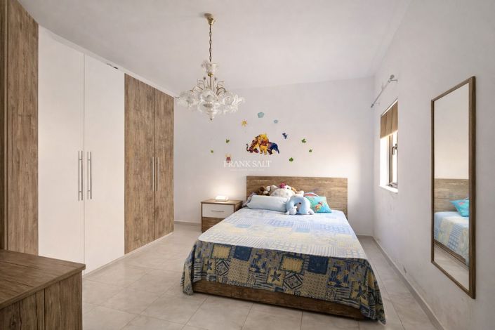 Image No.4-3 Bed Property for sale