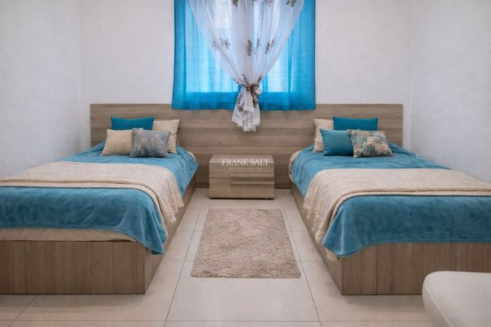 Image No.5-3 Bed Property for sale