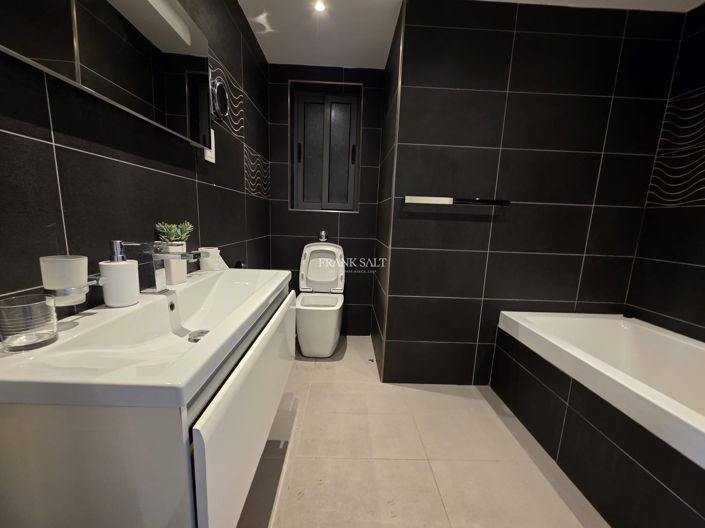 Image No.12-2 Bed Property for sale