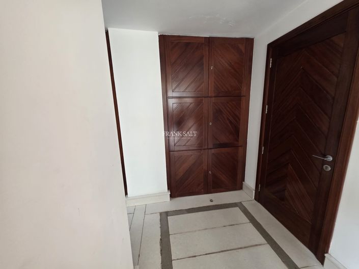 Image No.2-2 Bed Property for sale