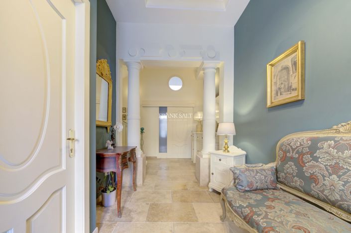 Image No.17-4 Bed Property for sale