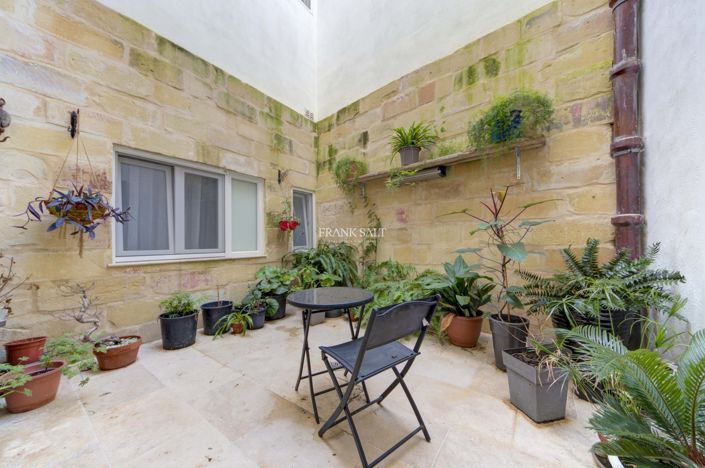 Image No.23-4 Bed Property for sale