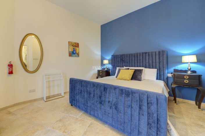 Image No.9-4 Bed Property for sale