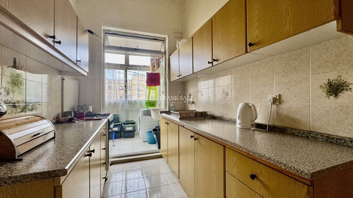 Image No.19-3 Bed Property for sale