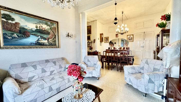Image No.5-3 Bed Property for sale