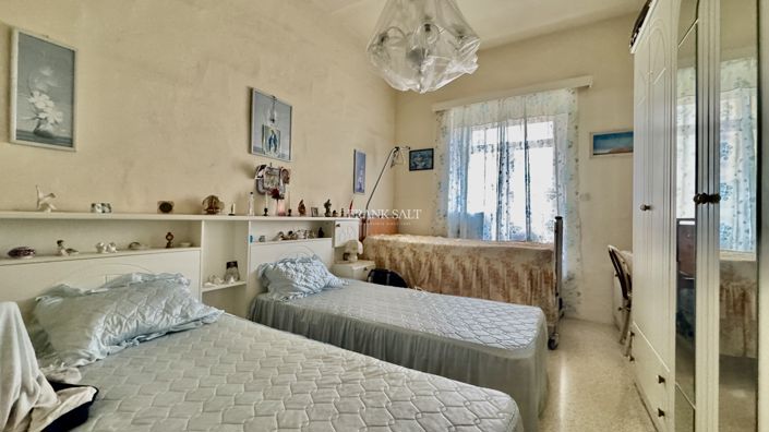 Image No.7-3 Bed Property for sale