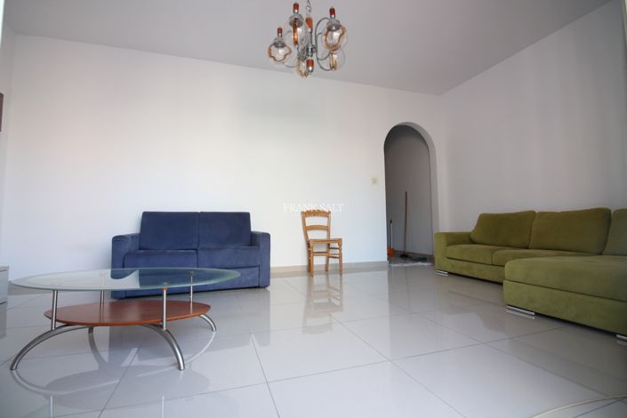 Image No.3-Propriété de 3 chambres à vendre à Bugibba