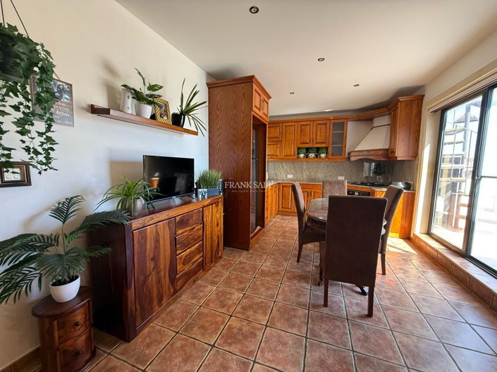 Image No.2-Propriété de 2 chambres à vendre à Zabbar