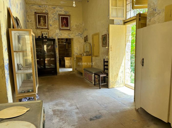 Image No.16-3 Bed Property for sale