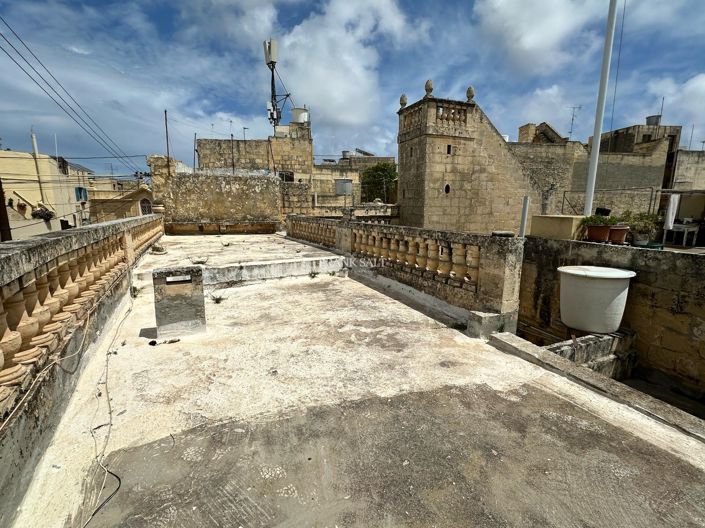Image No.5-3 Bed Property for sale
