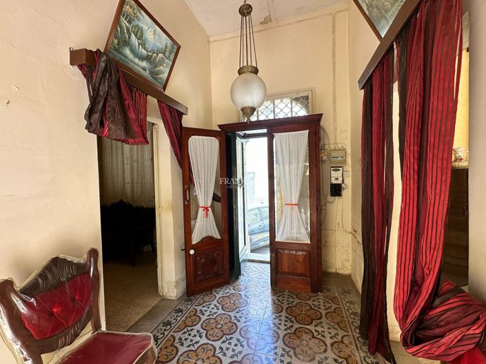 Image No.8-3 Bed Property for sale