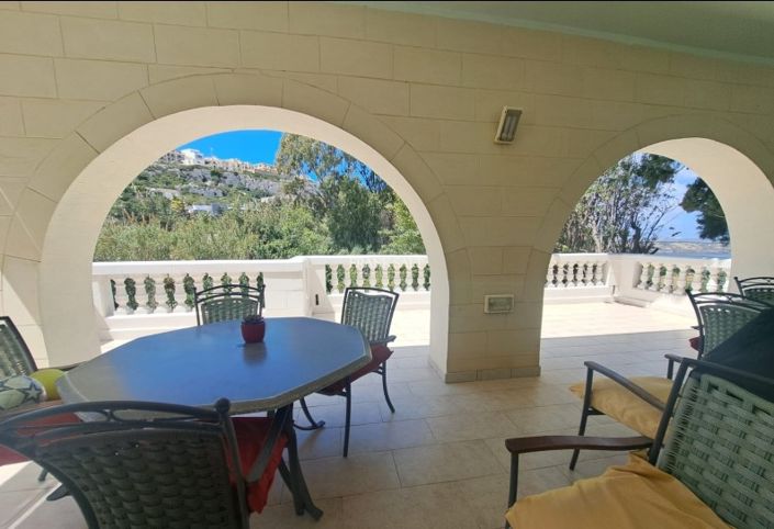 Image No.6-5 Bed Property for sale