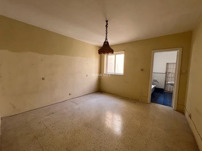 Image No.7-3 Bed Property for sale