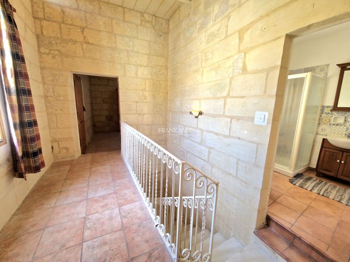 Image No.6-2 Bed Property for sale