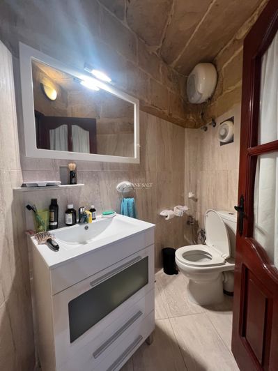 Image No.11-3 Bed Property for sale