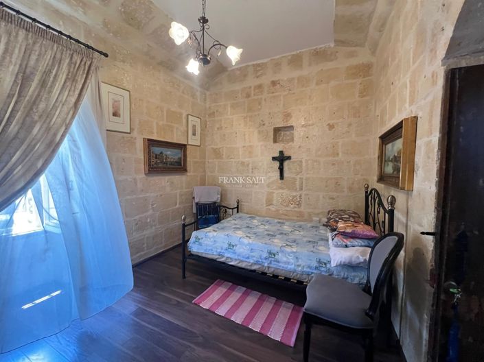Image No.15-3 Bed Property for sale