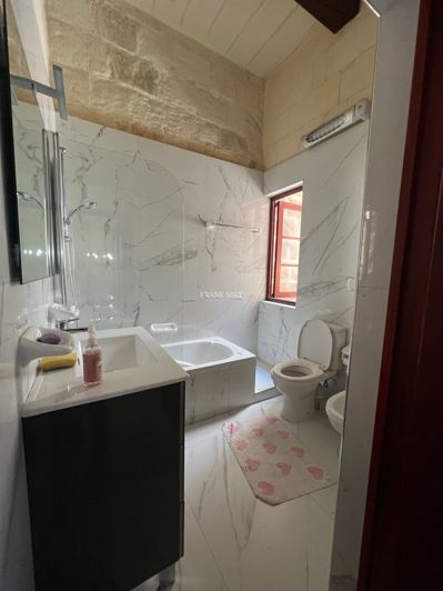 Image No.5-3 Bed Property for sale