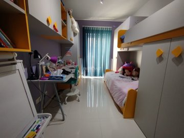 0d7f50f6-ec01-4914-a526-e990d8c24589