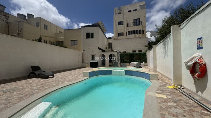 Image No.3-3 Bed Property for sale