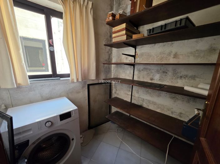 Image No.14-3 Bed Property for sale
