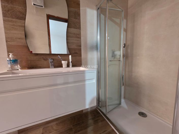 Image No.19-3 Bed Property for sale