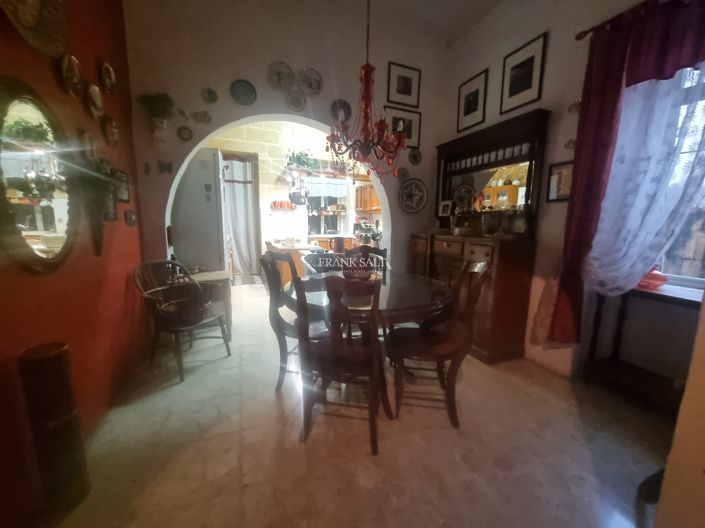 Image No.5-3 Bed Property for sale