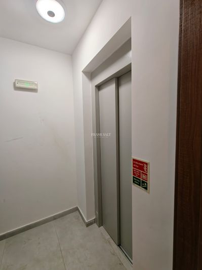 Image No.9-1 Bed Property for sale