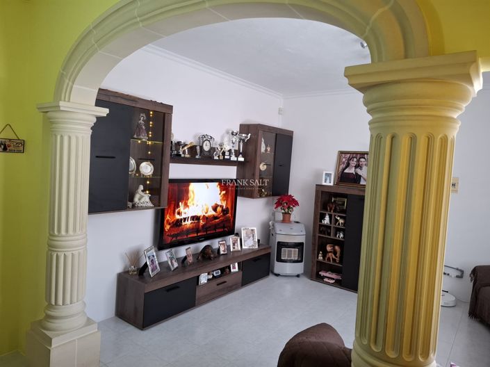 Image No.2-3 Bed Property for sale