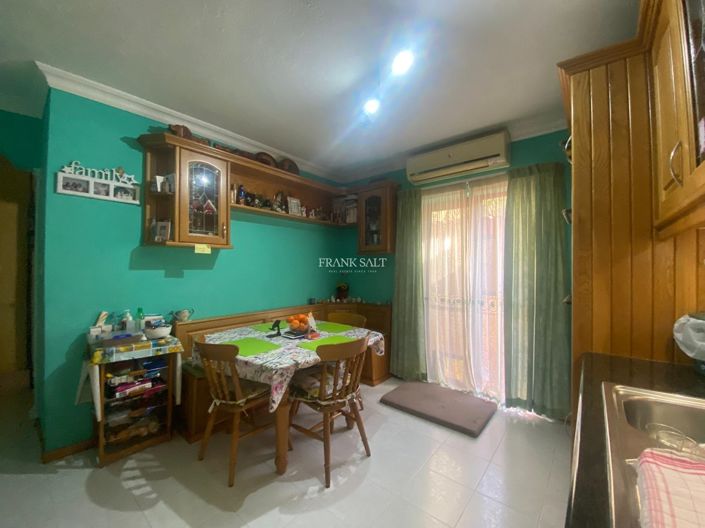 Image No.3-3 Bed Property for sale