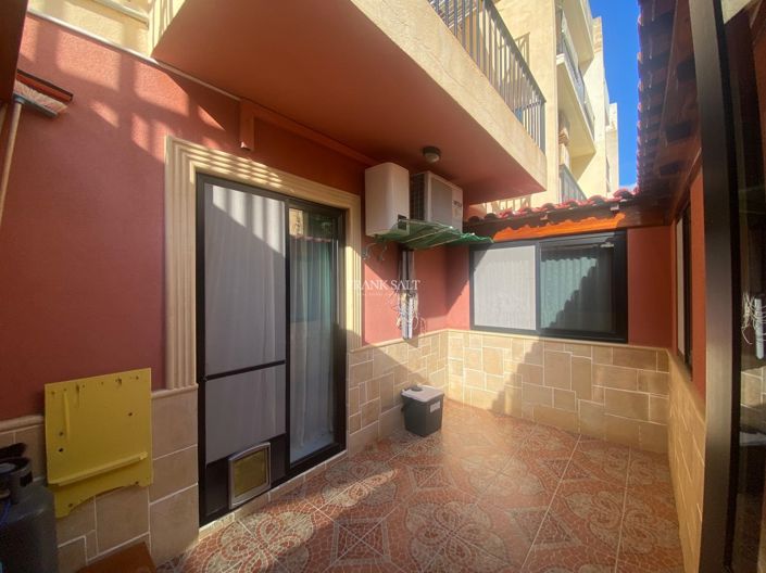 Image No.9-3 Bed Property for sale