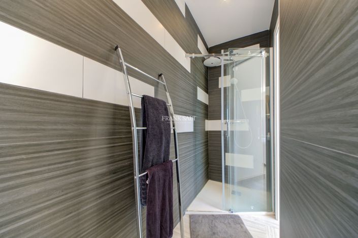 Image No.18-2 Bed Property for sale